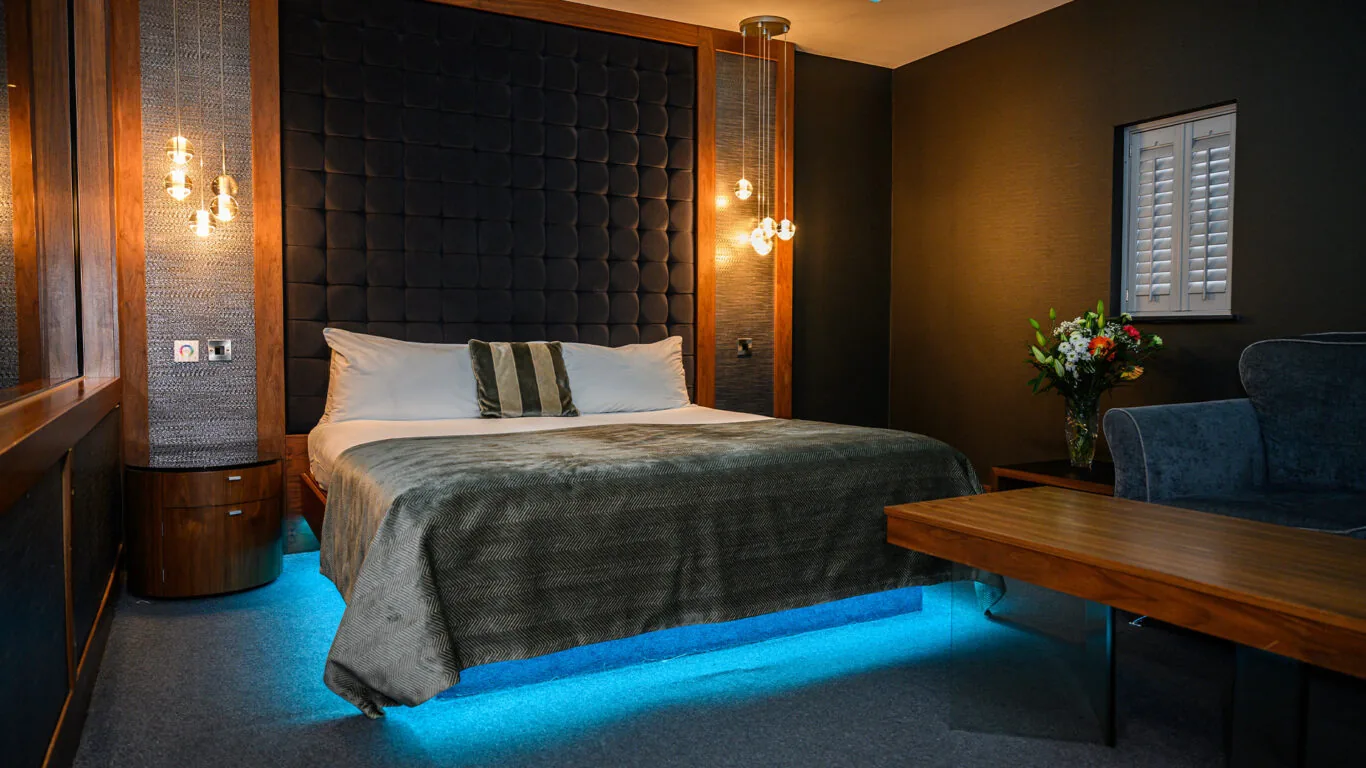 Couples-Deluxe-Bed-RPH