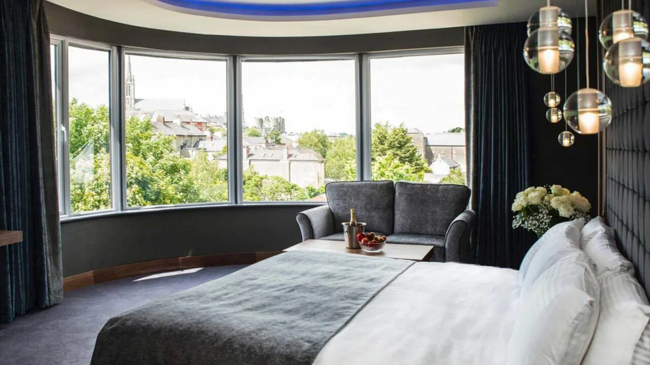 Riverside New Junior Suite Image