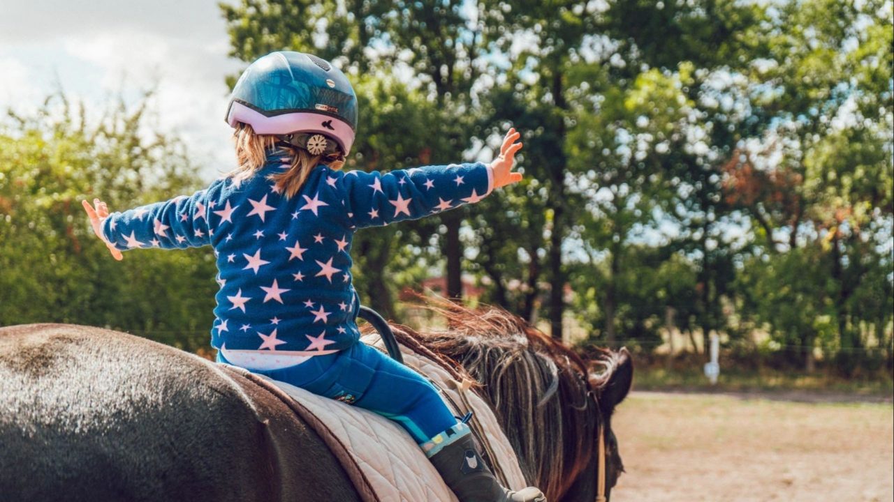 riverside-activities-horse-riding