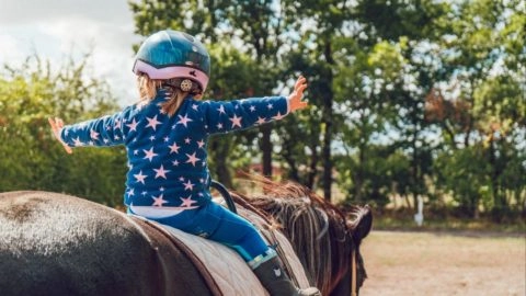 riverside-activities-horse-riding