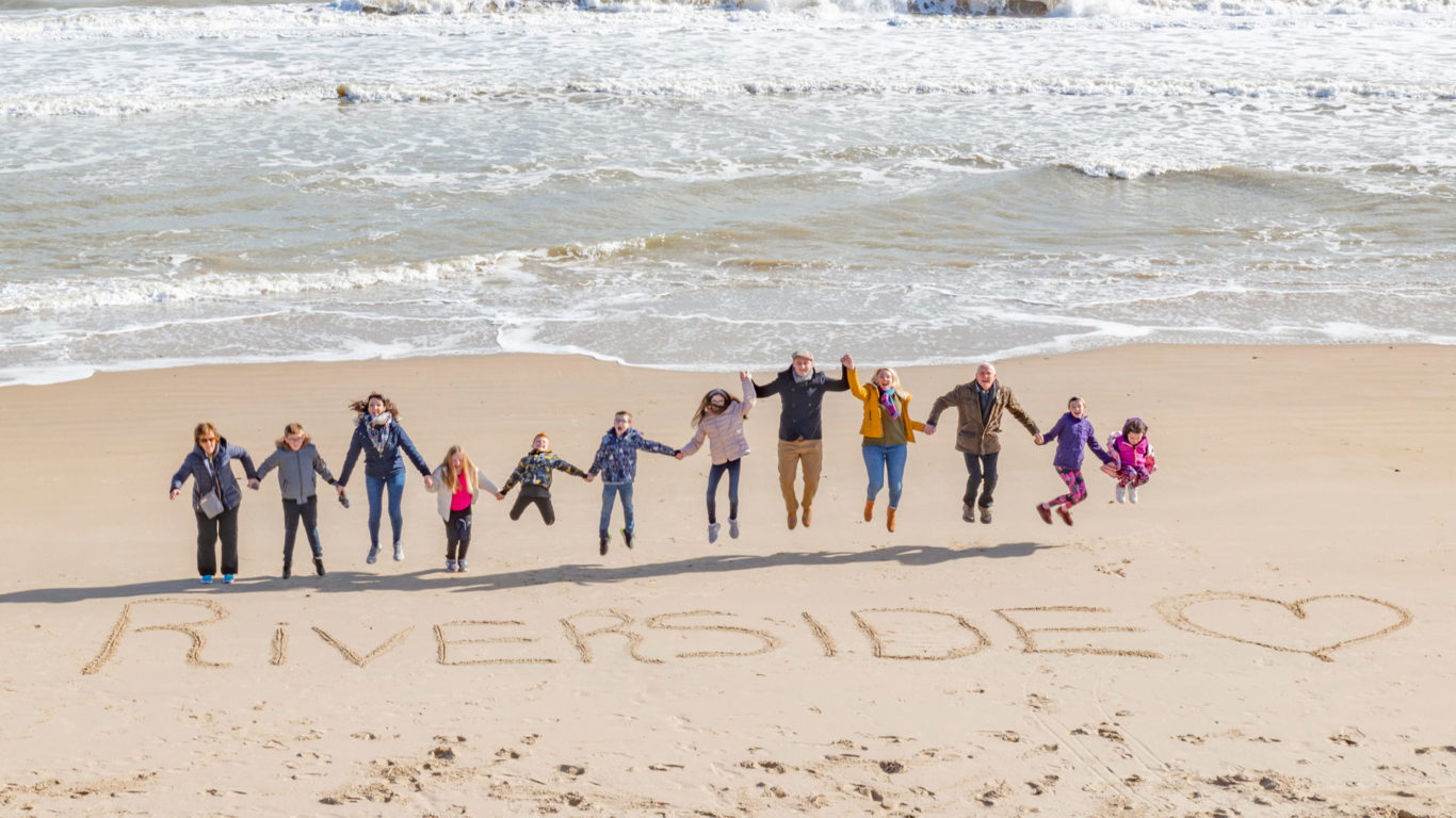 riverside-park-hotel-family-beach