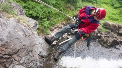 rivrside_park_hotel_abseiling