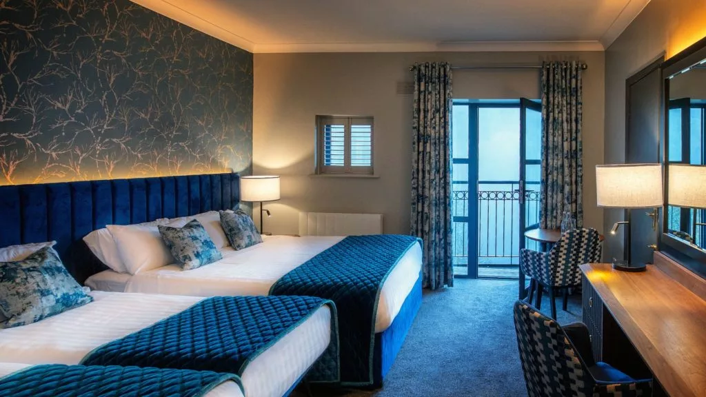 Standard Family 2 Adults 2 Children