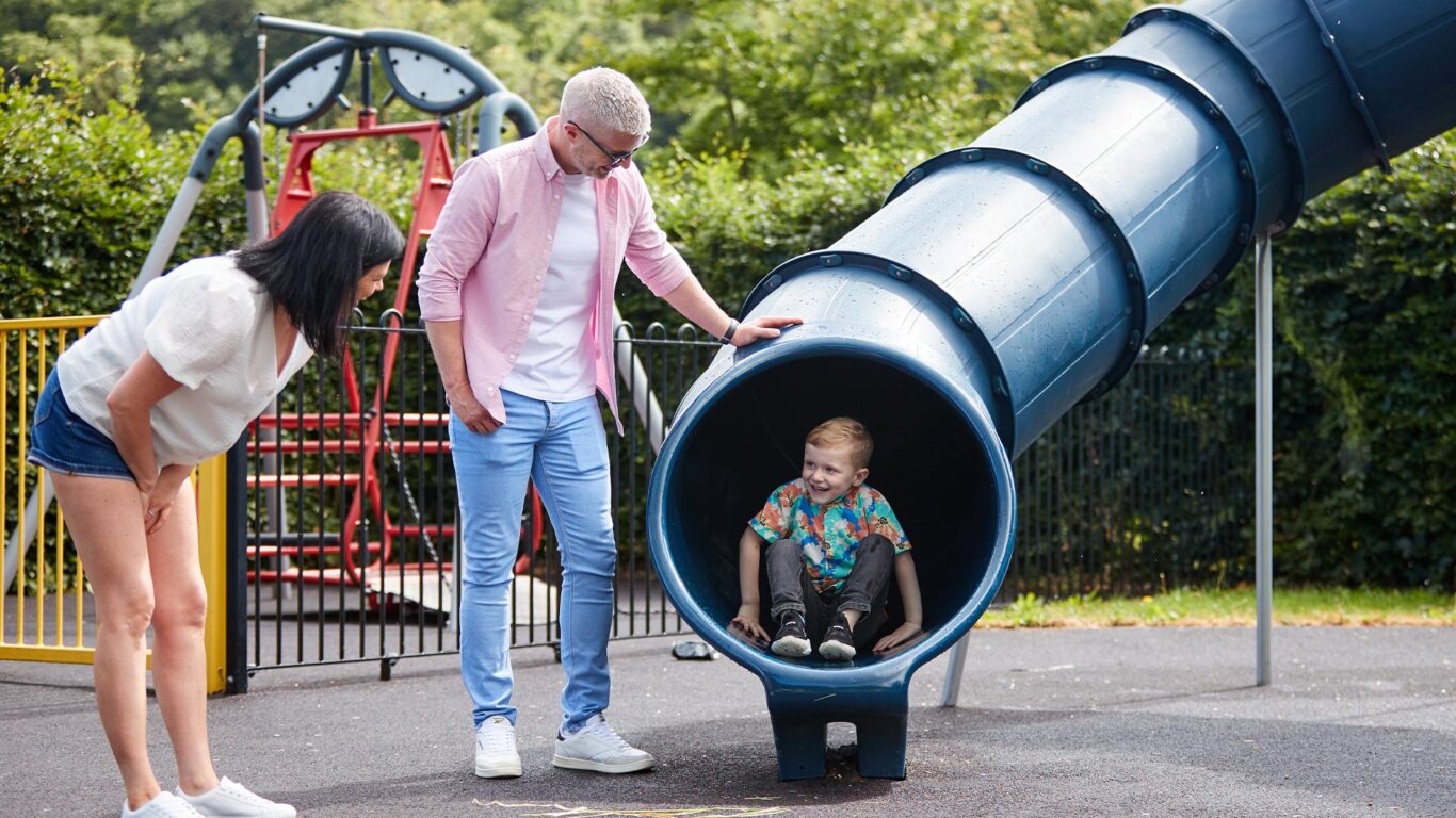 Family-Time-at-Playground