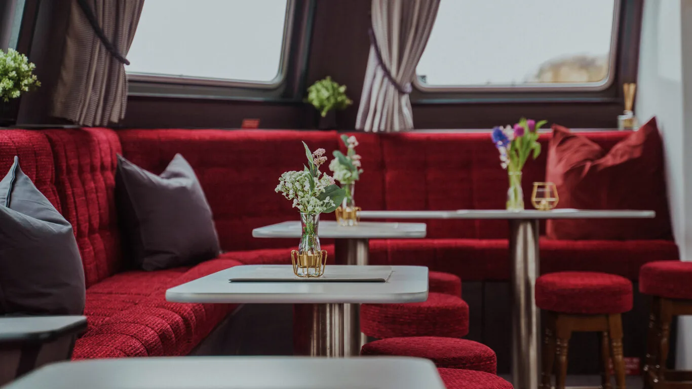 Barrow-Princess-Cruise-Lounge-RPH