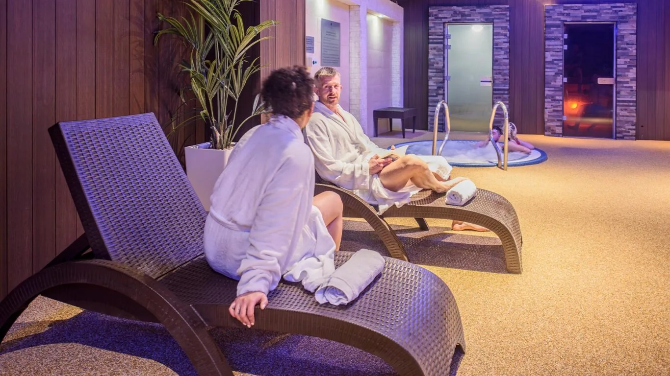 Leisure-Facilities-Lounge-Chairs-RPH