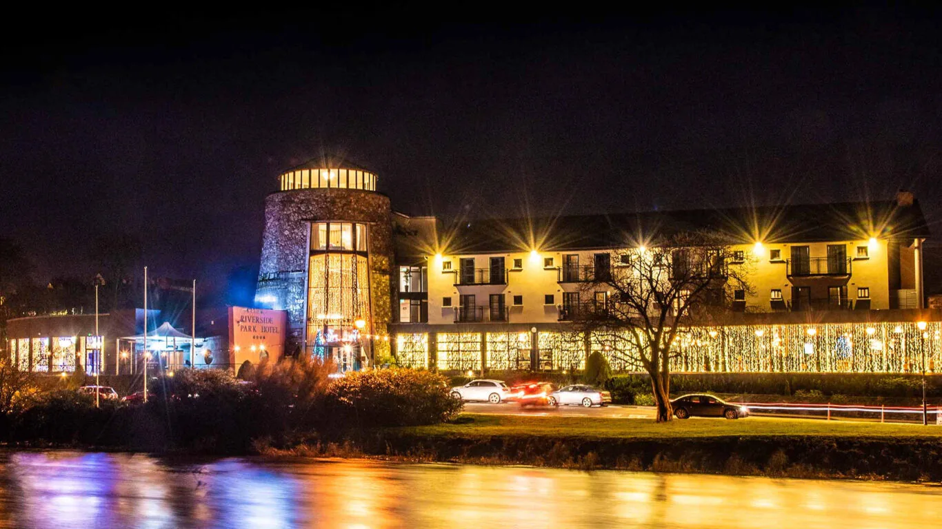 Riverside-Exterior-Lights